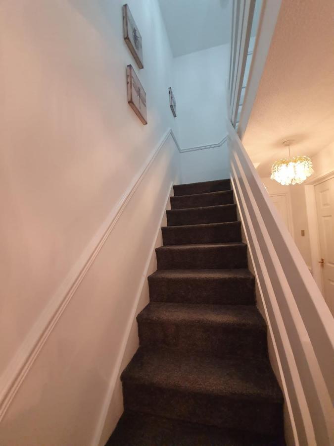 Bv Luxury Spacious 3 Bedroom House At Isaac Close 曼彻斯特 外观 照片