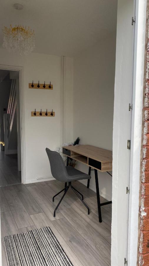 Bv Luxury Spacious 3 Bedroom House At Isaac Close 曼彻斯特 外观 照片