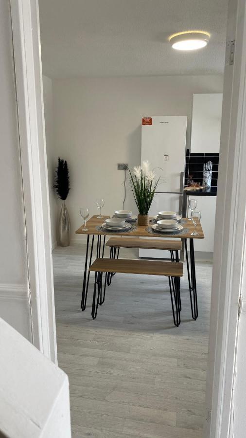 Bv Luxury Spacious 3 Bedroom House At Isaac Close 曼彻斯特 外观 照片