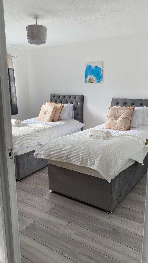 Bv Luxury Spacious 3 Bedroom House At Isaac Close 曼彻斯特 外观 照片